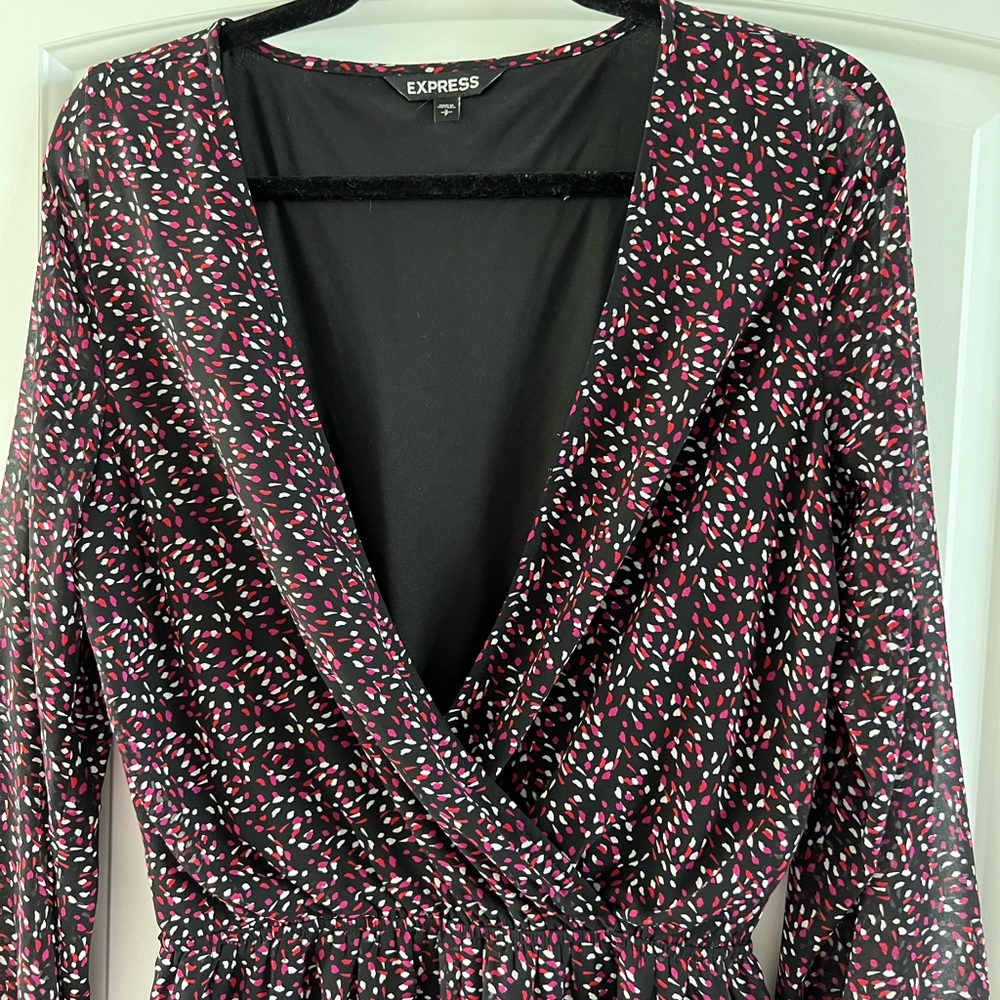 Express Woman’s Crossover Abstract Flowly Blouse … - image 5